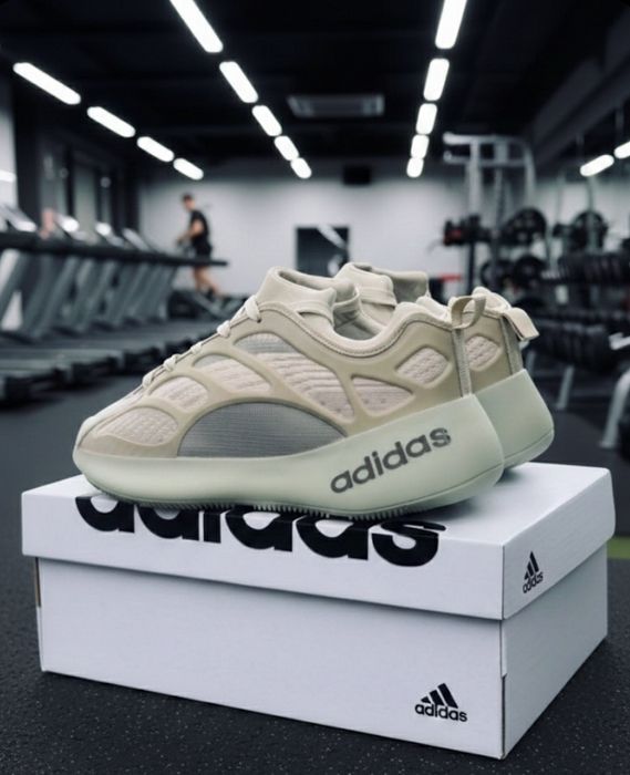 Чоловічі демісезонні кросівки Adidas Yeezy  boost700/кросівки адідас