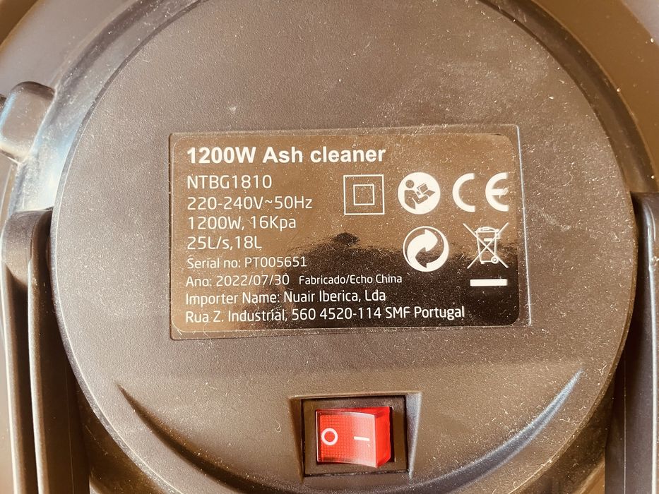 Aspirador de cinzas