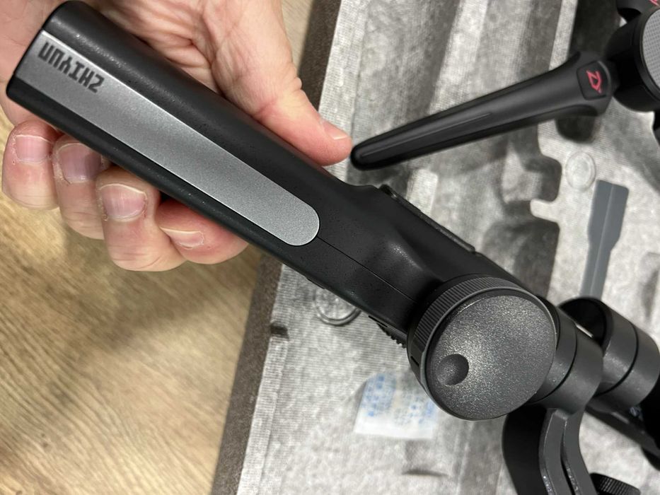 Estabilizador ZHIYUN Smooth 4 p/ telemóvel  Pouco Usado
