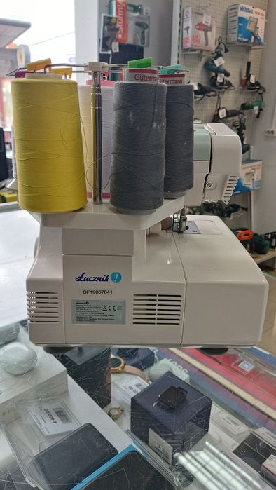 Швейна машинка (оверлок) Lucznik 820 D-5