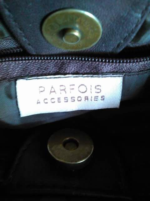 Mala castanha Parfois + Mala preta Mango + Mala camel Parfois