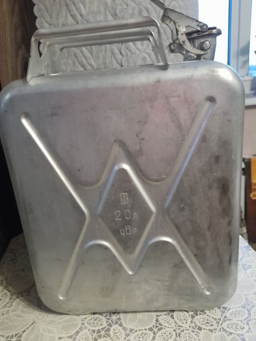 Продам емкость 20л