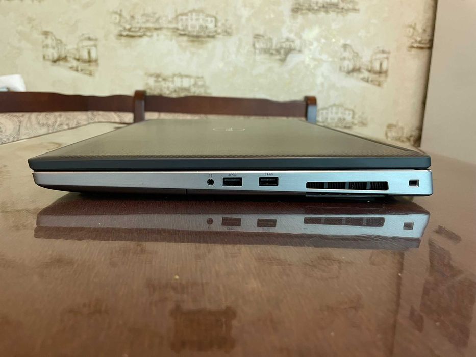 Ноутбук 17 FHD Dell Precision 7740 (i9-9880H/16GB/SSD 512GB/RTX 4000)
