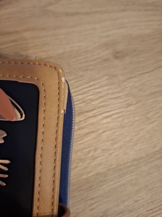 Portfel Anekke The earth speaks to all of us