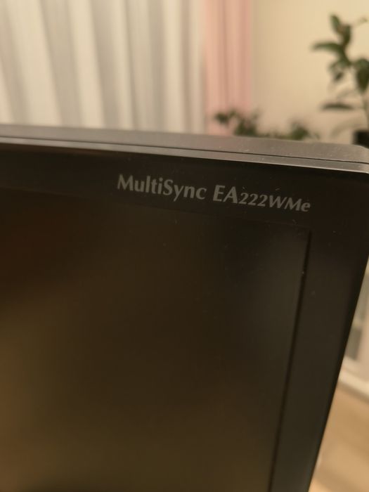 Monitor NEC 22 cale