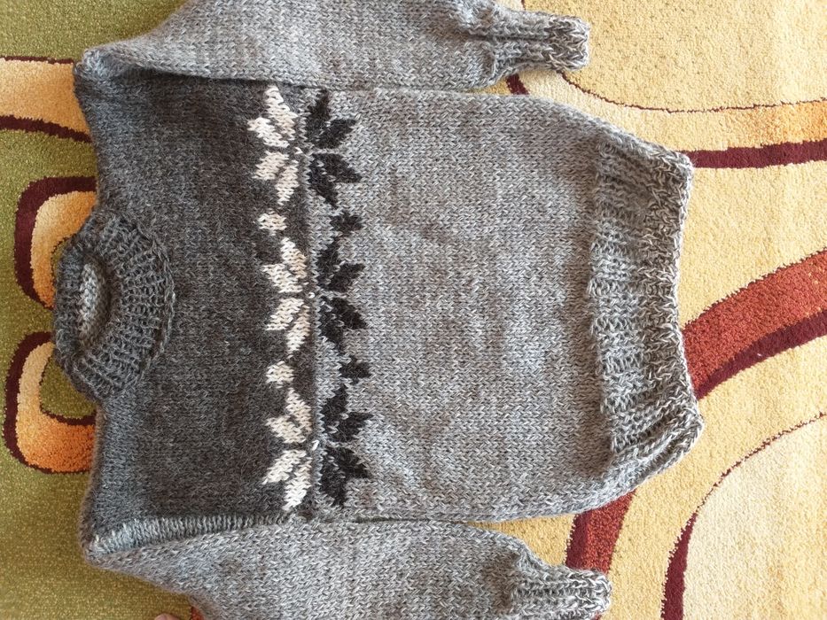 Swetry z owczej wełny