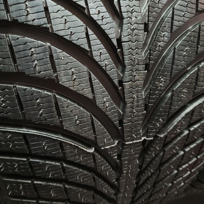 275/45/20 XL Michelin Latitude Zima