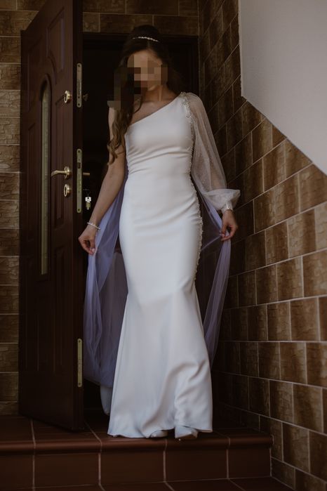 Suknia ślubna rybka Amaltea Pronovias off white
