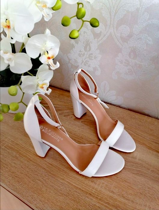 Eleganckie buty biale sandały słupek ślub cywilny 40