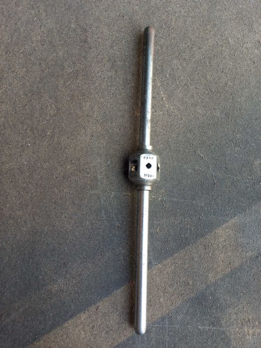 Вороток для метчиков