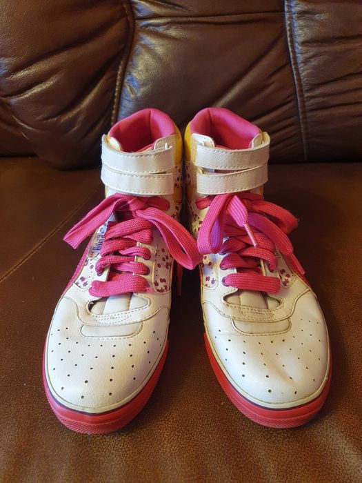 Damskie buty sportowe marki PUMA