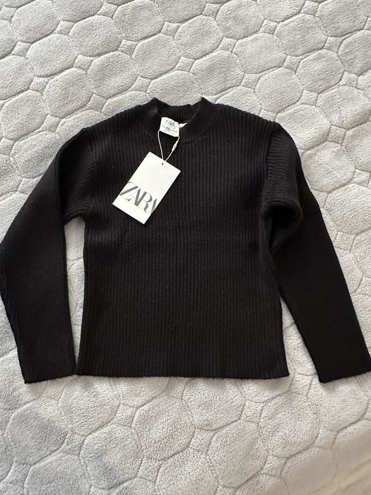 Светр чорний Zara