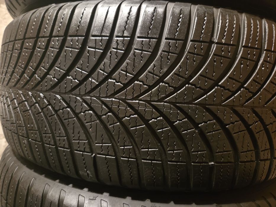 Goodyear vector 4seasons RunFlat 2023r