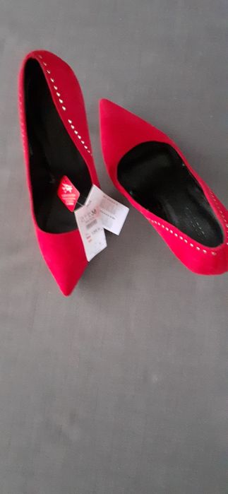 Buty damskie szpileczki firmy Reserved rozmiar 38