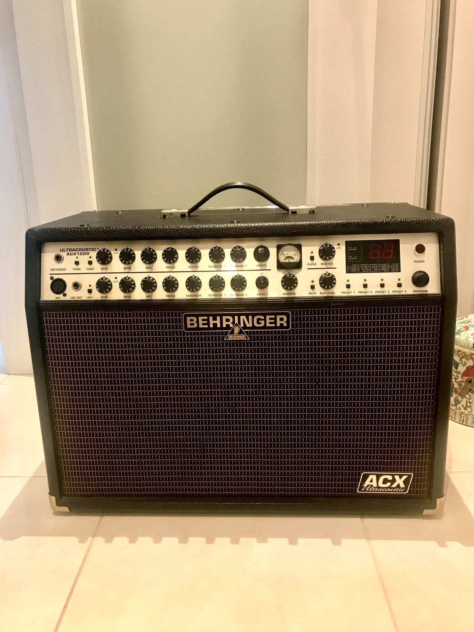 Amplificador Guitarra Behringer ACX1000 Ultra Acústico+Pedais EFEITOS