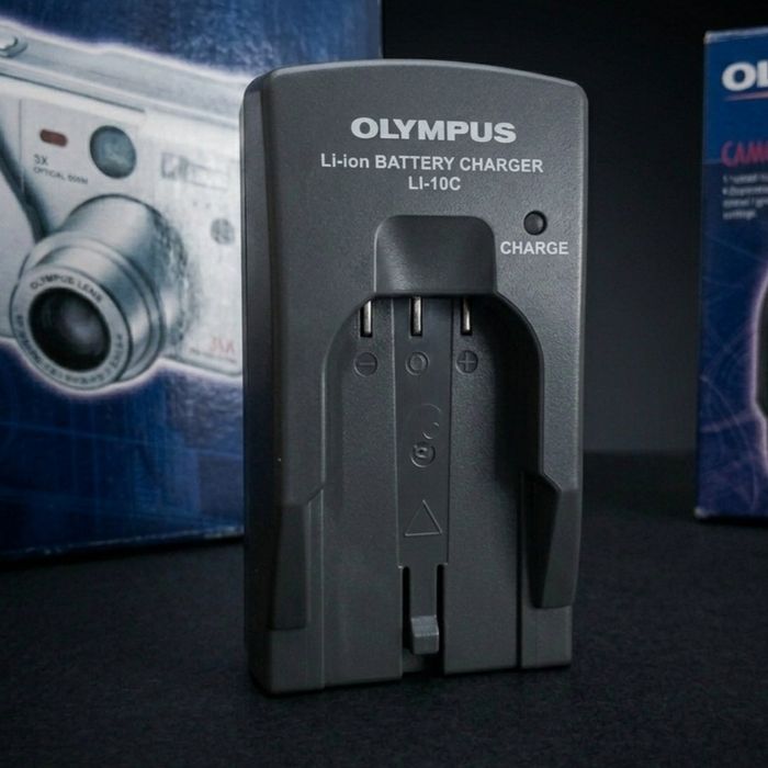 Olympus Camedia C-50 Zoom com bolsa de pele Camedia Case 50Z, de 2003