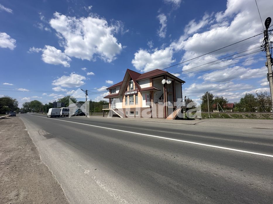 Оренда приміщення та/або будинку в центрі с-ща Лужани - 252 м2