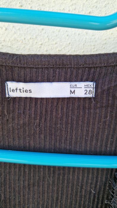 Bodie preto com renda na gola Lefties