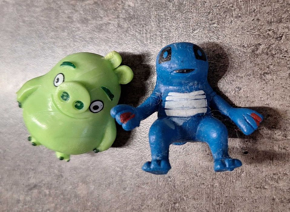 figurki, latarki, pojemniki