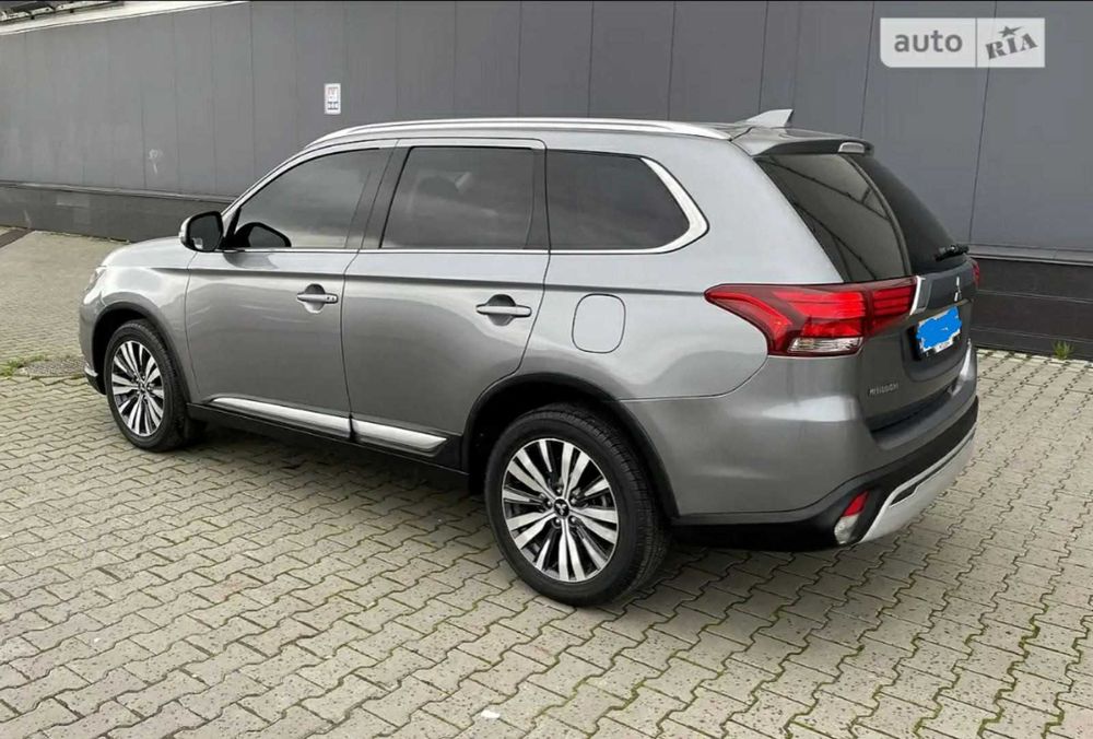 Продам Mitsubishi Outlander 2019