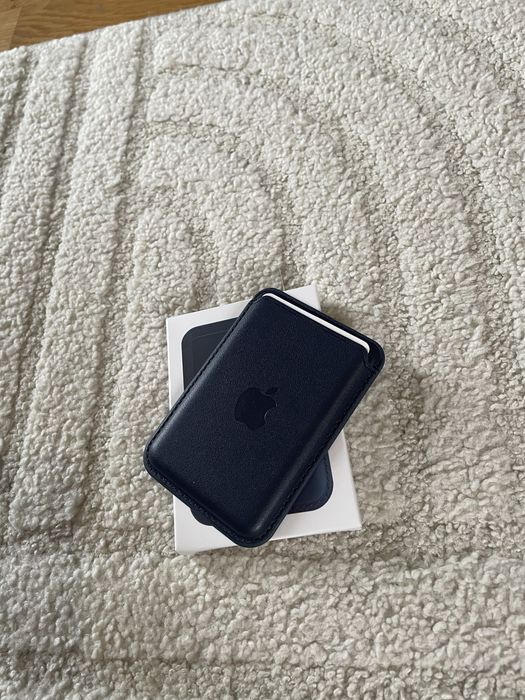 Oryginalny grantowy skorzany porfel magsafe na 3 karty