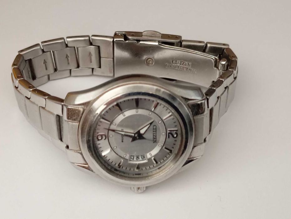 Zegarek damski Citizen Eco-Drive zasilany solarnie