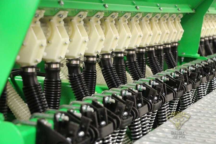 Сівалка СЗМ-4м НІКА з гідравлічним транспортним пристроєм Велес Агро