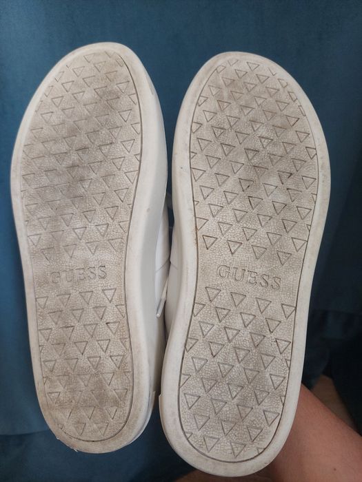 Skórzane trampki Guess rozm. 40