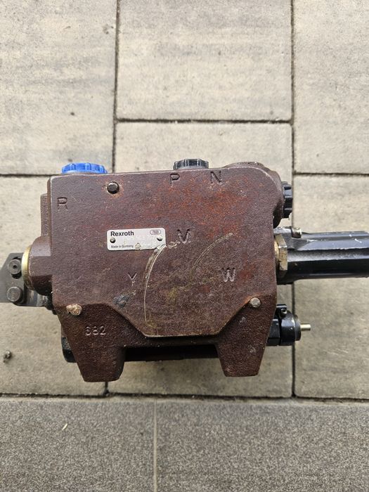 Rozdzielacz Bosch Rexroth (Case Newholland)