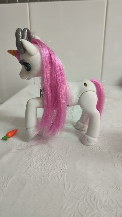 Cavalo unicórnio eletrónico