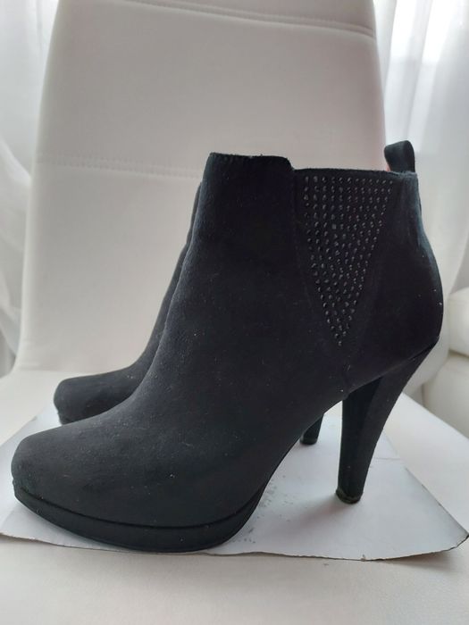 Śliczne botki na szpileczce