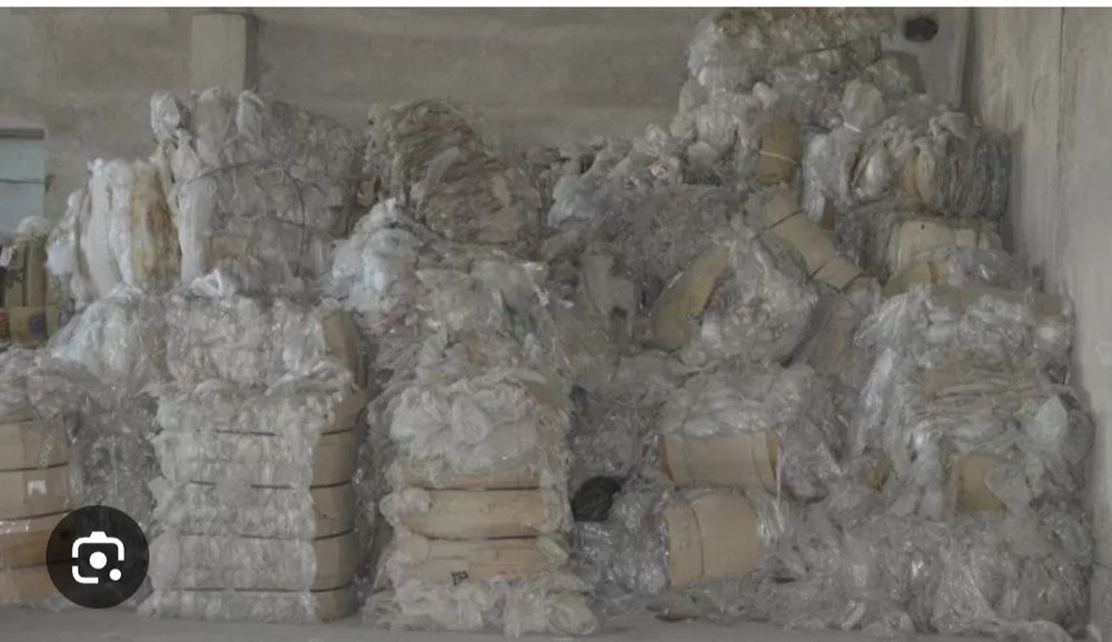 Прийом Макулатури Плівка пластик Пет пляшку Кицмань