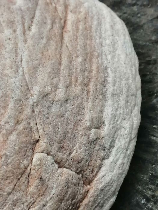 Камінь у вигляді натуральної хлібини. Створено природою! . Божий  дар!