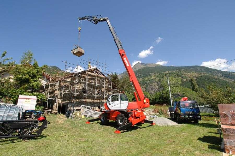 Usługi ładowarką MANITOU 21m Łyżka ,kosz, widły, wciągarka z hakiem