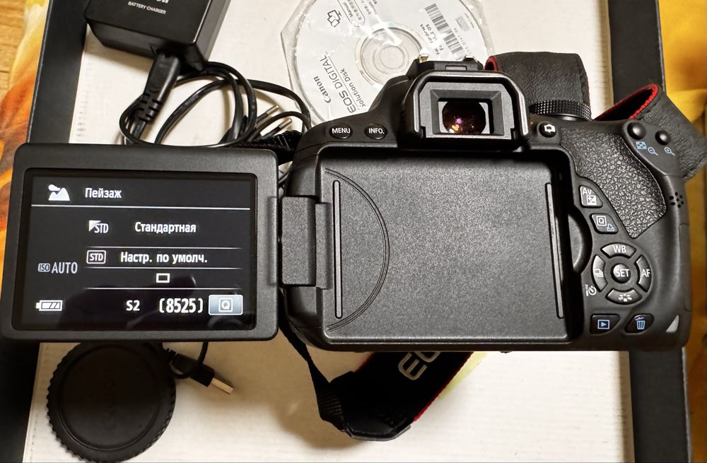 Canon EOS 700d фотоапарат