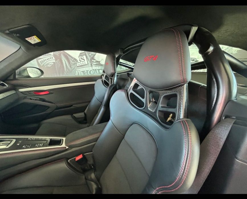 Porsche 718 cayman GT4