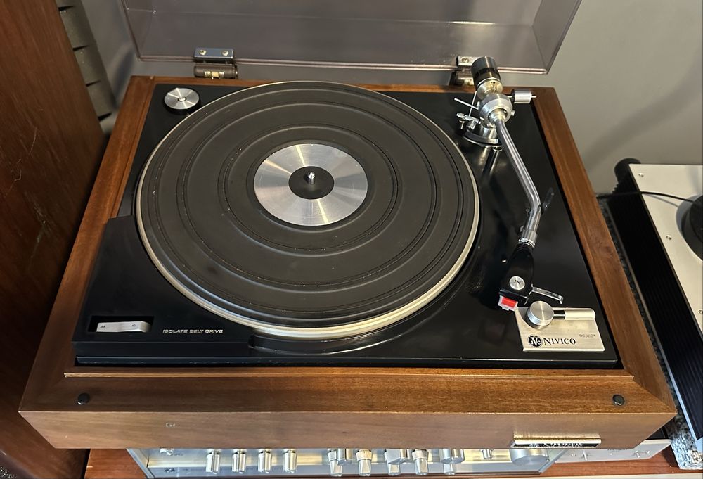 Gira discos  vintage JVC (Nivico) SRP B30E / 5230