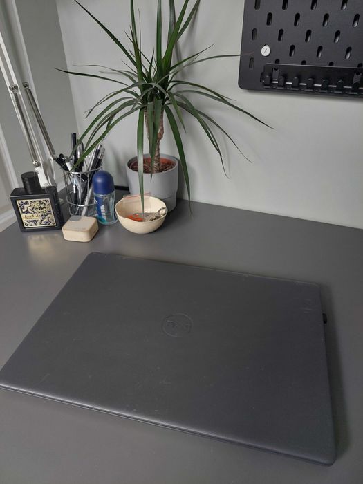 Laptop Dell inspiron 15 3000 series i3