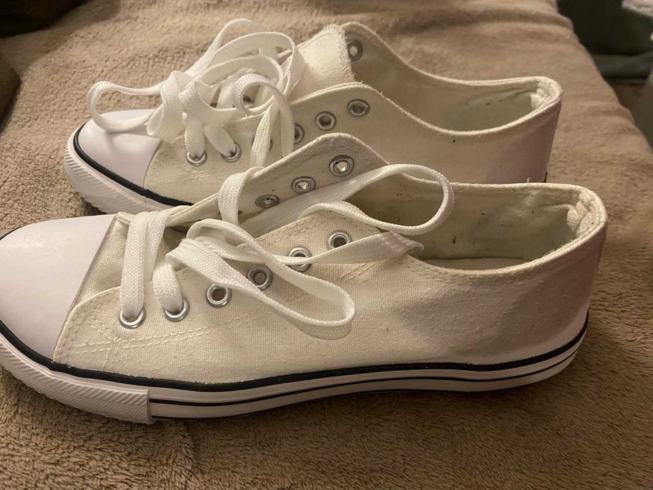 Białe trampki rozm. 38