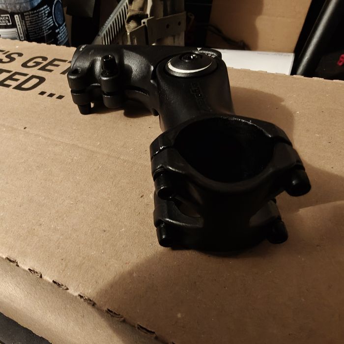 Mostek ahead regulowany Ergotec Octopus 2 1-1/8" dł. 90mm kierownica 3