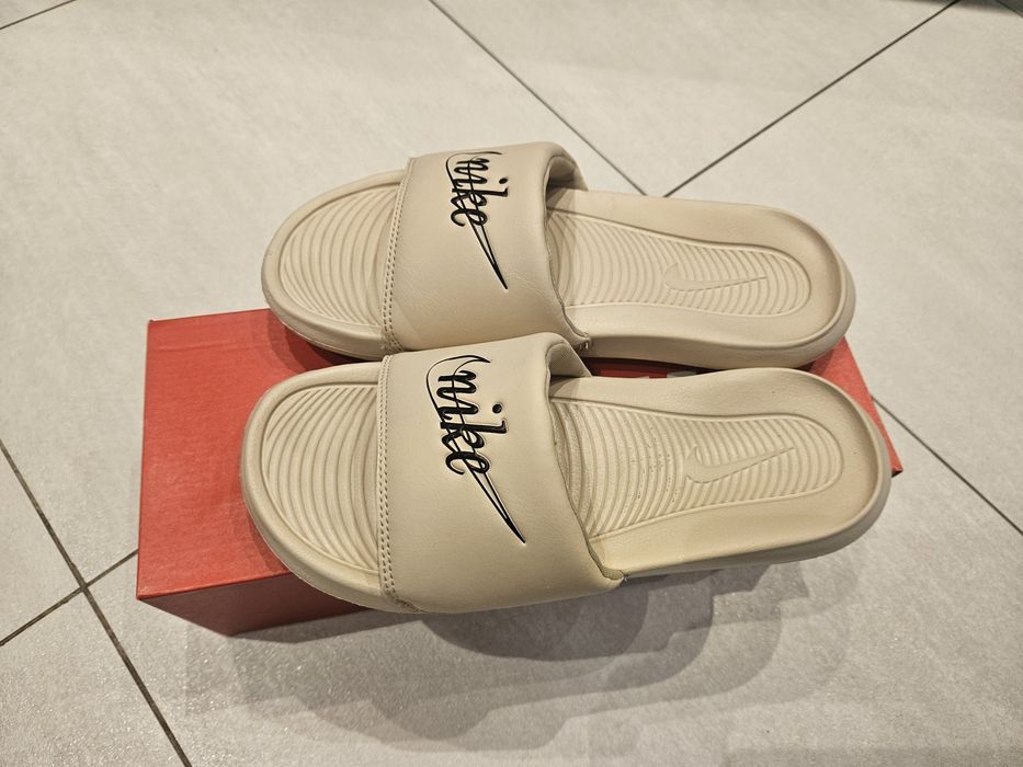 Nike r 38 24 24,5cm wkl beżowe damskie klapki stan jak nowe