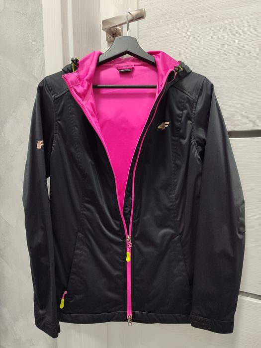 Softshell damski z firmy 4F.