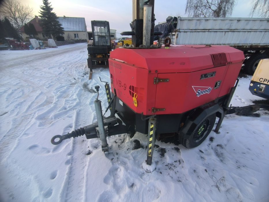 Maszt oświetleniowy wieża świetlna