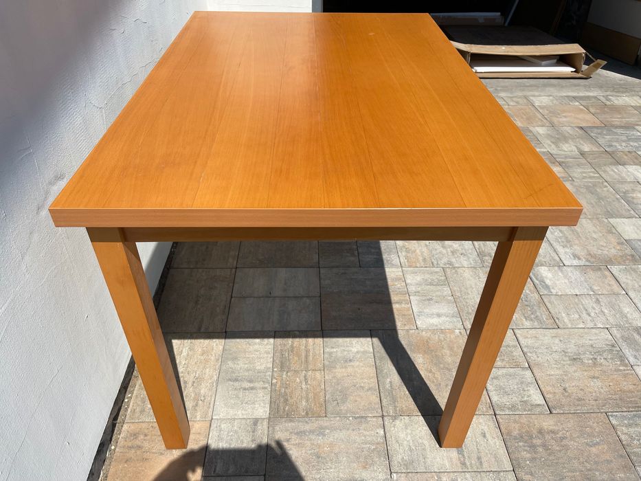 Używany stół z Ikea