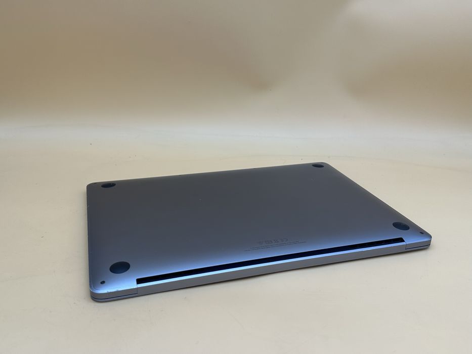Macbook pro 2022 m2 512gb як не робочий