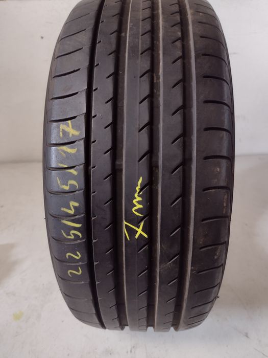Opona letnia 225/45R17 Yokohama Advan Sport vids