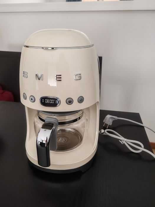 Cafeteira SMEG - Nova, nunca usada