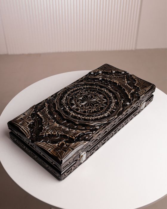 Шикарні дерев'яні різьблені нарди з дерева ручної роботи