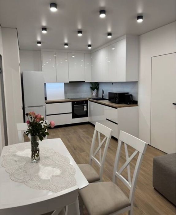 Продається 2-кімнатна квартира в центрі міста