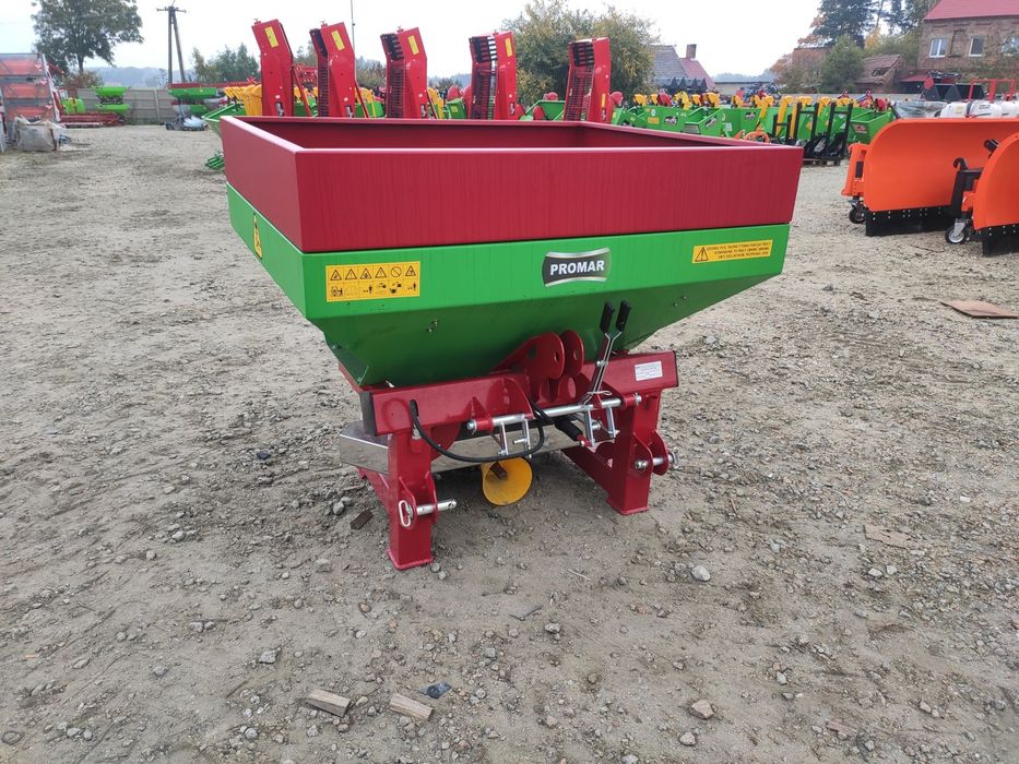 Rozsiewacz nawozów do nawozu Promar 600L 800L 1000L